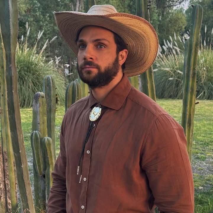 I wanna love somebody right now... Love only love will set you're 🆓