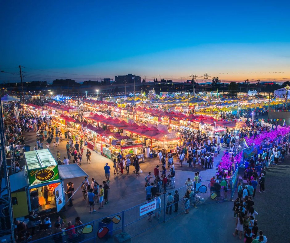 VisitRichmondBC's tweet image. 📣 IT'S ON, FOODIES! 

Richmond Night Market re-opens for the season tonight at 7:00pm, and it promises to be the beginning of the best season yet.

Click here for our Night Market: Insider's Guide ➡️ bit.ly/46pvrdu

#RichmondBC
#RichmondMoments
#RichmondNightMarket