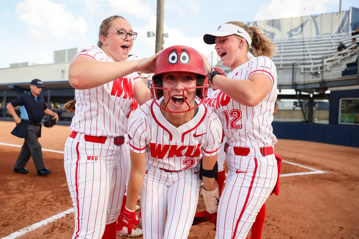 T1 | LEAD-OFF HOME RUN KENDLE WHITE!!!!!!!!!!

WKU 1, FIU 0
#GoTops | #tcb | 📊: bit.ly/4m0KUbU