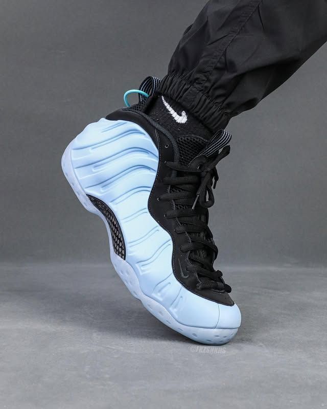 SneakerAlert tweet media