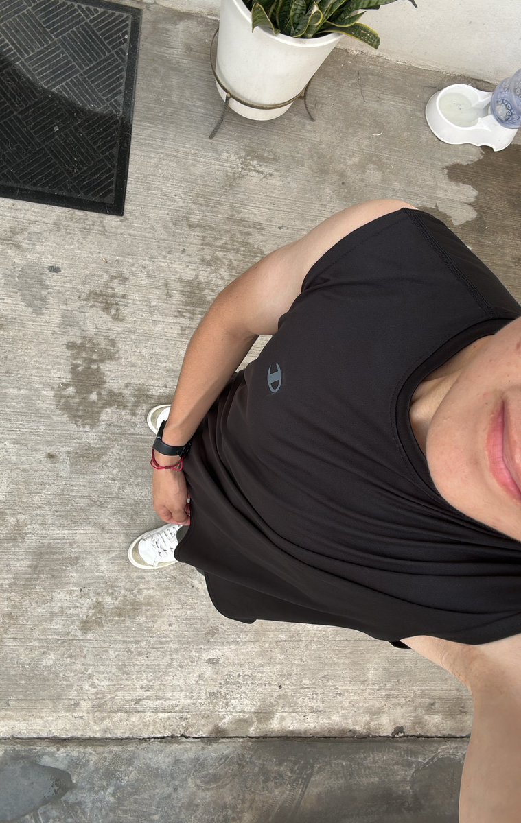 Hey, buenas. Sé que todo está explotando por acá. No he leído ningún documento ni he escuchado ningún video, ya que no quiero arruinar el día más importante por gente que sigue ardida desde hace tiempo. Solo le pido a la gente que se tome el tiempo de informarse y que me espere,