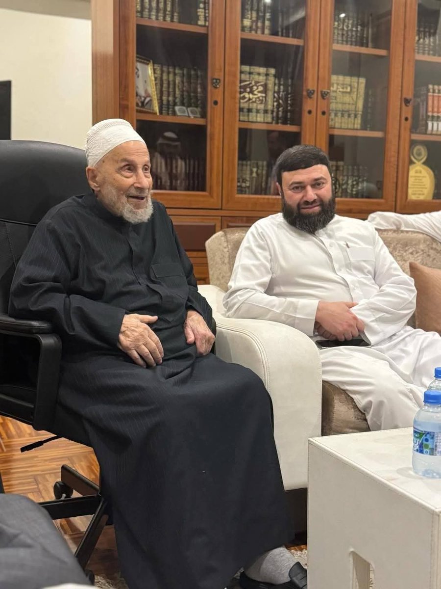 رد اعتبار قامة علمية ووطنية وثورية واجب أخلاقي على عاتق حكومة الإمارات .
لدي ثقة بأننا سنرى استجابة سريعة تعكس قوة الموقف السوري حكومةً وشعباً.
#الحرية_لعصام_بويضاني
#أسقطوا_فيش_النظام