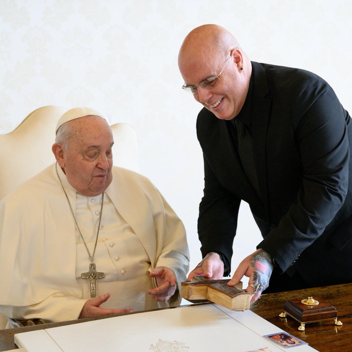 𝔧𝔢𝔢𝔰𝔵𝔬𝔯𝔠𝔦𝔰𝔪𝔬 tweet media