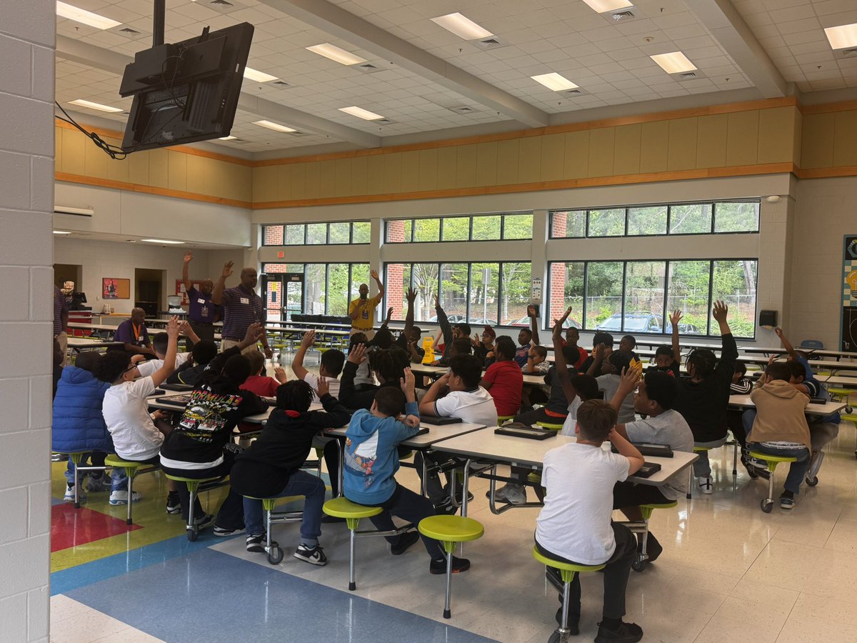 Grateful for a few of the mighty men of Omega Psi Phi who spoke to our 4th/5th  young men today. They showered them w/affirmations &amp; challenged them to continue #ChasingGreatness. 

#ItsBetterAtBugg