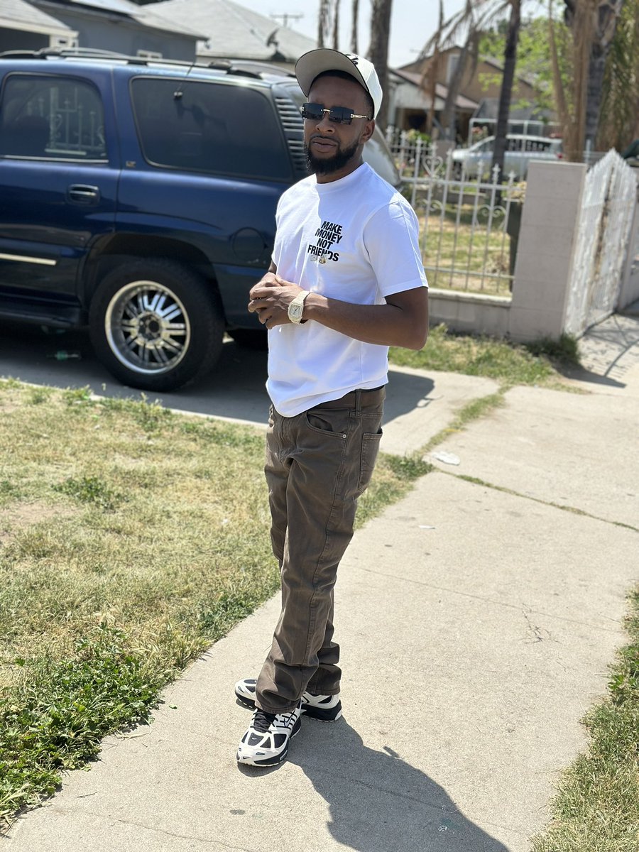 🏌🏾‍♂️