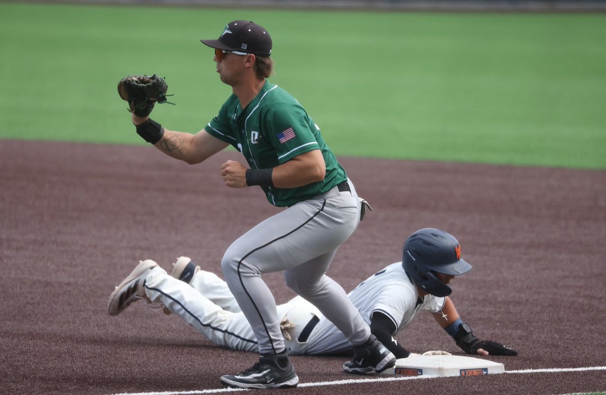 Congrats to Ohlone’s Will Anderson, selected as Coast Conference Pitcher of the Week - yes, you heard that right. The lefty-hitting 1B has won the award four times this year — 3x as a hitter (WK 2, 3, 8) and now 1 as a pitcher (WK 12). He went 8.1 inns, 6 H, 0 R, 1 BB, 8 K’s.