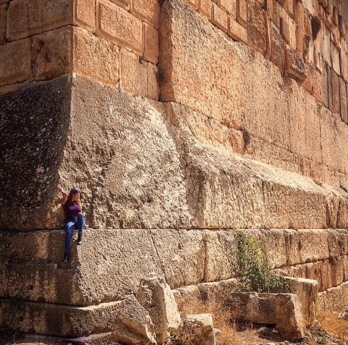 derek__olson's tweet image. Epic shot featuring the scale of the foundation blocks at Baalbek
📷 Irene Merlo