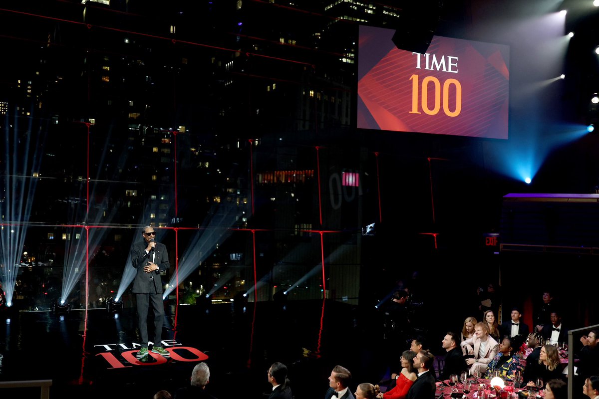 SnoopDogg's tweet image. Thank u @TIME #TIME100 4 lettin me host!! Tha support from u all is truly incredible. 👊🏿🙏🏿🙏🏿🙏🏿❤️ tune in Sunday May 4 on @ABC 📺 

📸: Kevin Mazur, Getty Entertainment