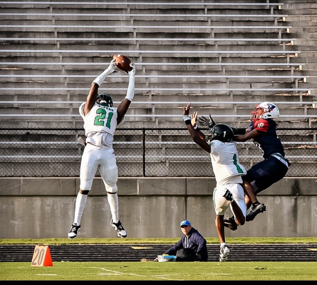 Tyrek Robinson (@playboiityrek) on Twitter photo Due to St.Andrews closing I will be re-opening my recruitment. C/O 25 Db looking for a home.<a href="/CoachQuinn19/">Matt Quinn</a> Due to St.Andrews closing I will be re-opening my recruitment. C/O 25 Db looking for a home.<a href="/CoachQuinn19/">Matt Quinn</a>