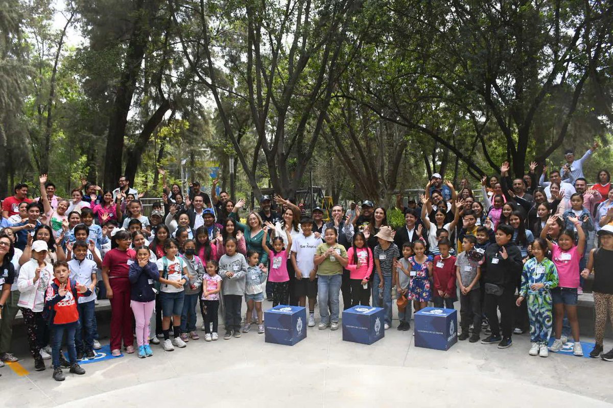 Educar con amor y respeto es el camino para tener familias felices y construir hombres y mujeres de bien.

Gracias <a href="/difgente/">DIF Estatal Guanajuato</a> por seguir construyendo paz a través de 'Crianza Positiva'.

Un gusto recibir a las madres, padres y tutores de las y los pequeños replicadores de valores.