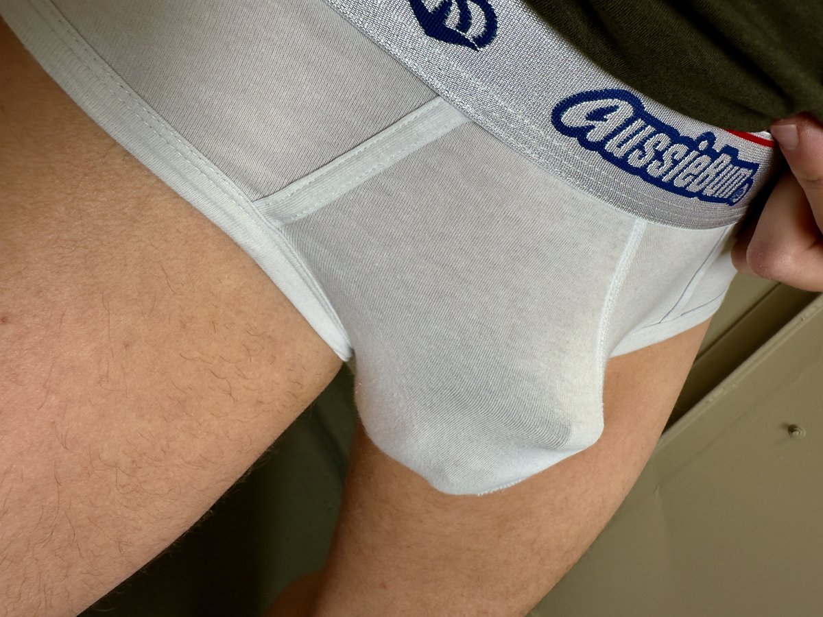 Vaughnkink's tweet image. Small, sub nub cage day called for tighty whities.