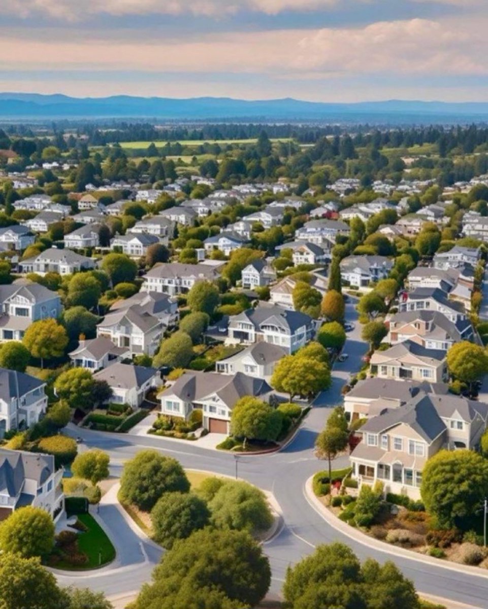 Bu geceyi de çadırda geçiren insanların hayalindeki şehir planlaması böyle olmalıydı 

#depremistanbul #depremoldu