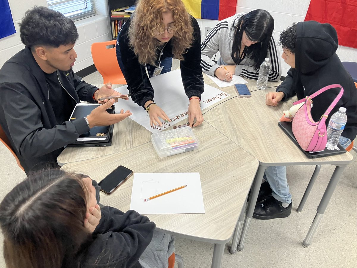 Do you know how compound interest works? This week <a href="/LaPromesa_AISD/">La Promesa</a> during an internet outage our Econ students presented on key finance topics such as loans, identity theft and types of savings! <a href="/AldineISD/">Aldine ISD</a> #AldineImpact