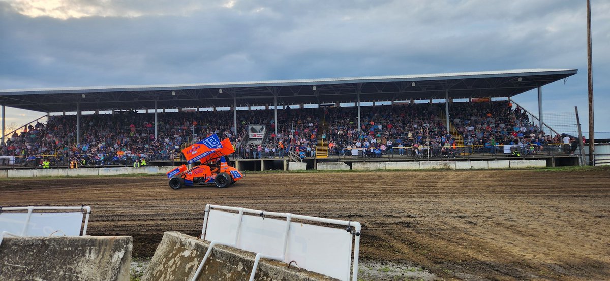 357’s World of Dirt (@357wod) on Twitter photo A completely sold out crowd here at the <a href="/jaxspeedway/">Jacksonville Speedwa</a> all to watch the <a href="/WorldofOutlaws/">World of Outlaws</a> Sprint Car Series!! A completely sold out crowd here at the <a href="/jaxspeedway/">Jacksonville Speedwa</a> all to watch the <a href="/WorldofOutlaws/">World of Outlaws</a> Sprint Car Series!!