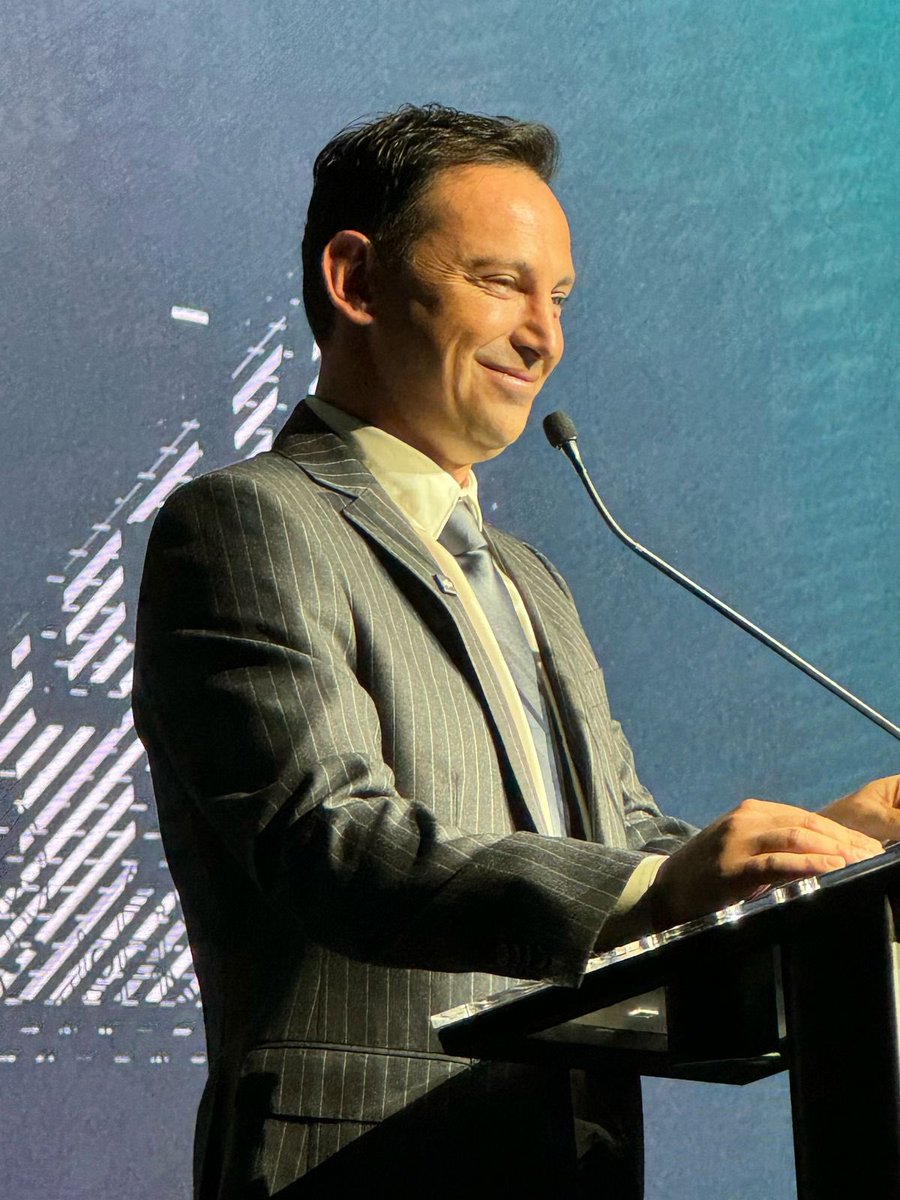 Porque seguimos avanzando a paso firme hacia un Coquimbo 2030, donde tengamos obras transformadoras para la vida de las personas y seamos la comuna líder en el país. Tenemos la fuerza y el coraje para ello y sobre todo tenemos el corazón que late fuerte por esta tierra que