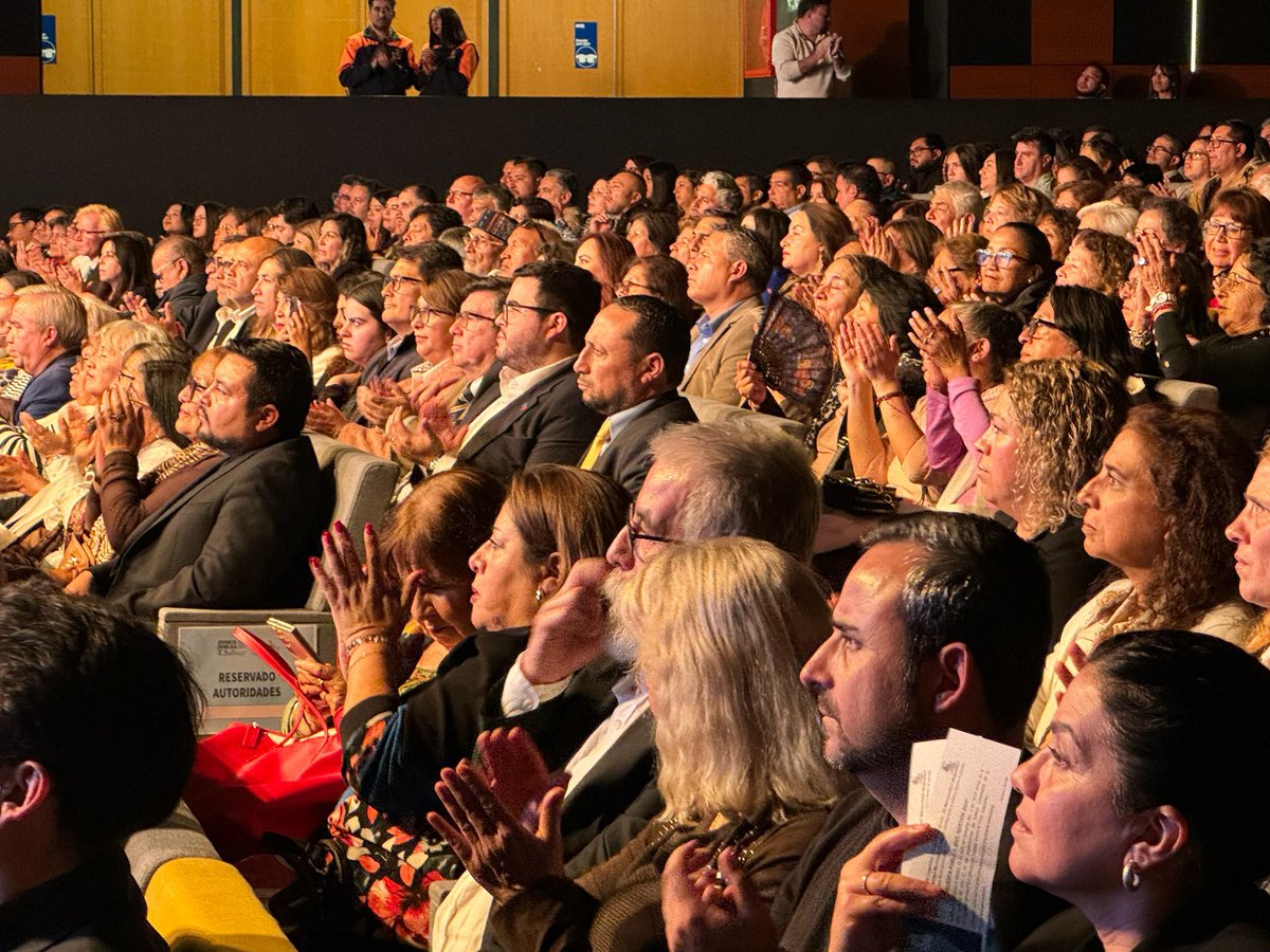 Estamos llegando con iniciativas a todo el territorio y uno de los planes de inversión estratégicos que estamos impulsando es el Plan Centro de Coquimbo, porque queremos tener el centro más seguro y hermoso de Chile.

#Coquimbo #CuentaPublica2025
