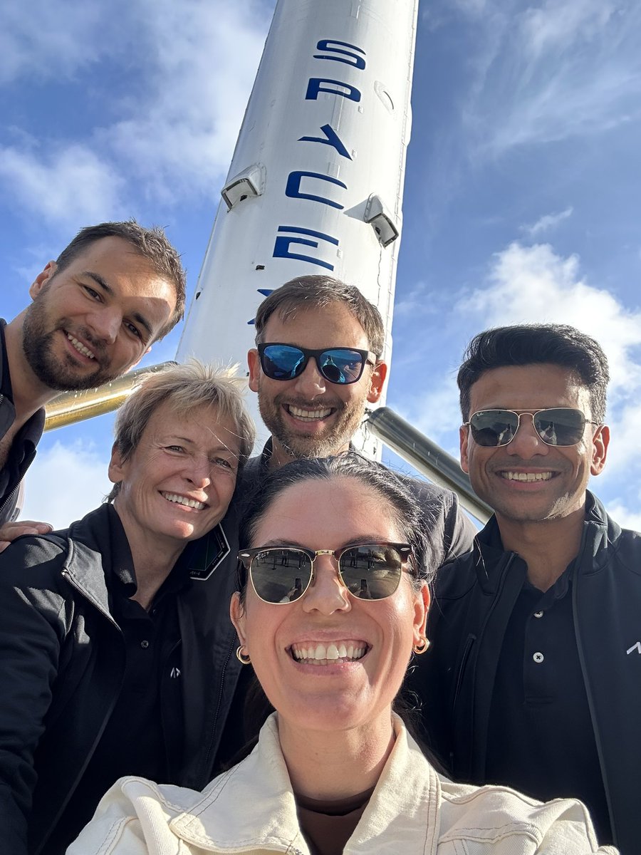 haleykesparza's tweet image. Congratulations the incredible Axiom-4 crew on completing their final training week in Hawthorne! See you in the Cape for launch 🚀
Peggy also kindly agreed to take a photo with her fan club. 😉 such a fun crew.