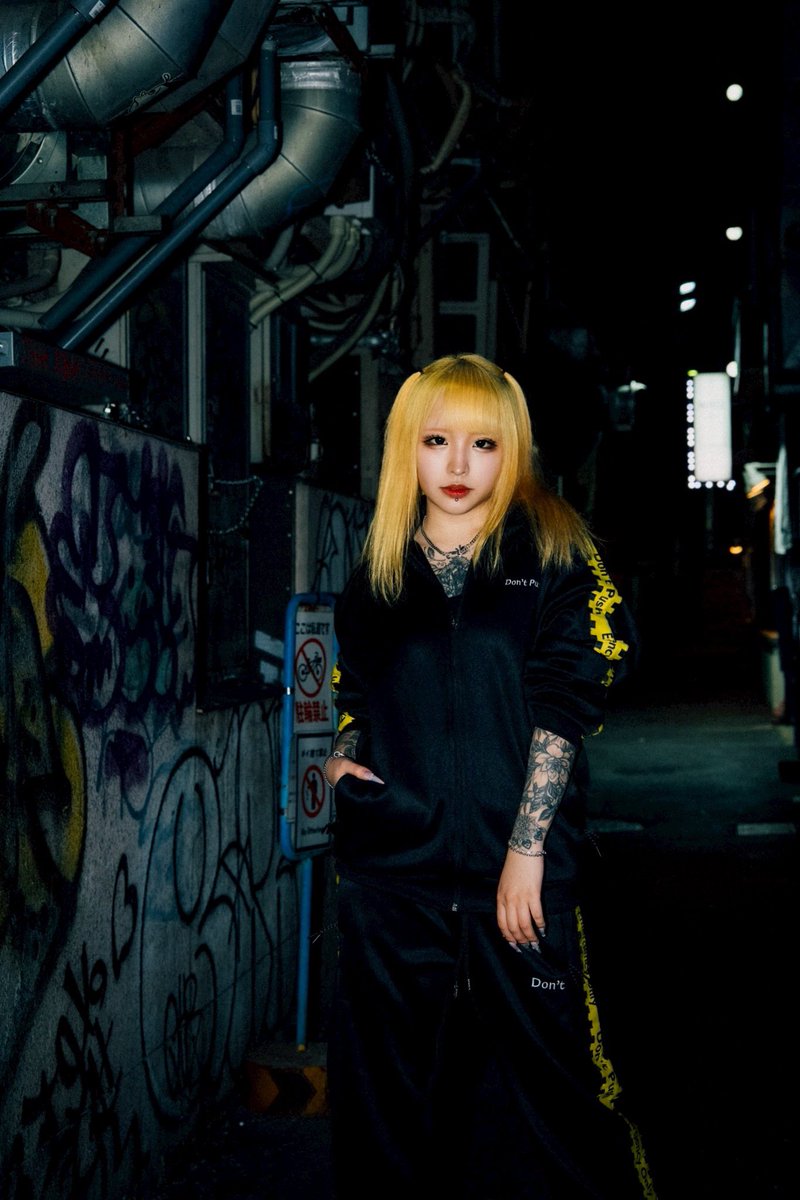 熱帯夜に泣く雑居ビルロックスター

<a href="/dontpush_tokyo/">Don't Push</a> 
<a href="/kyotorabbits/">うちだとよひこ｜Night Portrait</a>