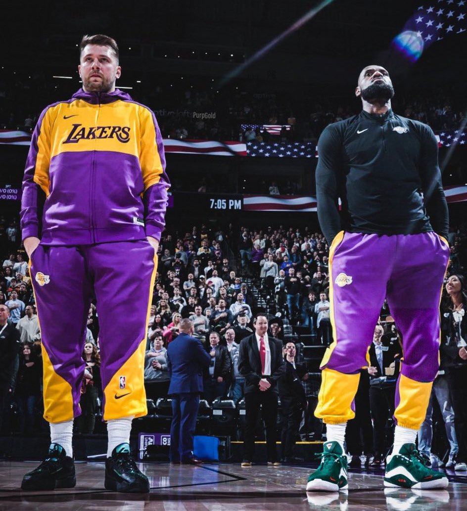 LakeShowYo tweet media