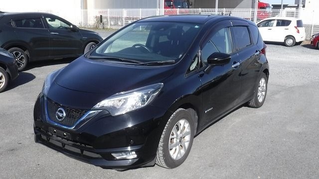 eknya_ventures's tweet photo. Just Arrived! 2018 Nissan Note E-Power X in sleek black—Hybrid | 2WD | 115K KM | 1200cc | 5-Seater.
360° Camera, Alloy Rims, Push Start, TV Nav &amp; more.
C&amp;F $6,890 | Approx. Ksh 915K
HE12-230843

#NissanNote #HybridPower #JDMKenya #CarImportsKenya https://t.co/Ubl930RORq