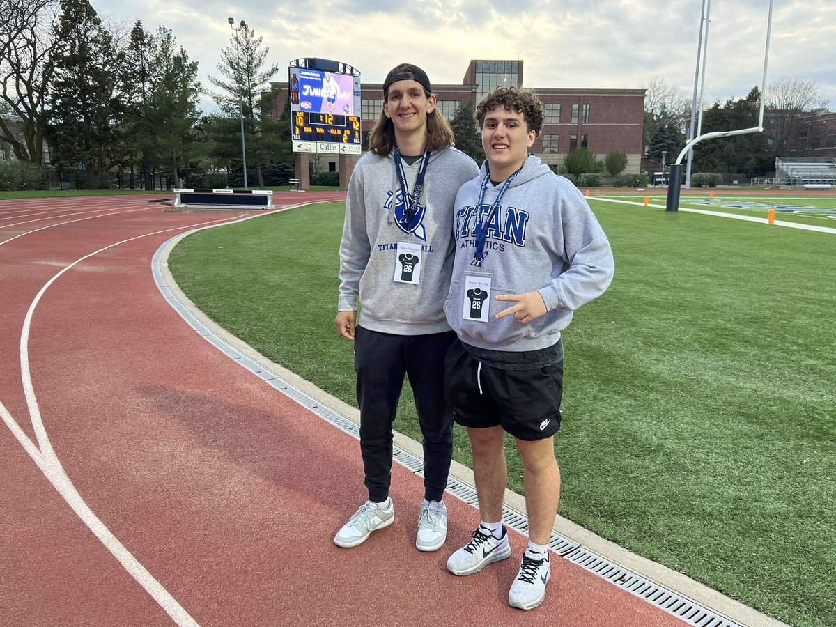 J_Tomp52's tweet image. Had a great time at @CUNEFootball tonight! Thank you for the invite @CoachCrume!
@coach_yars @FMPMentoring