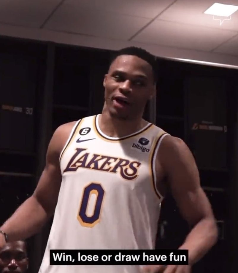 HoodiLuther's tweet image. thats it thats all, lets not stress over a bunch of niggas with no passion for the game just doing it for a check #JustHaveFun