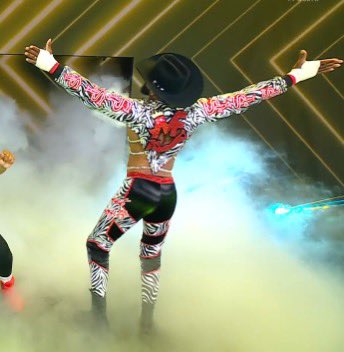 ungodlyrollins's tweet image. this diva