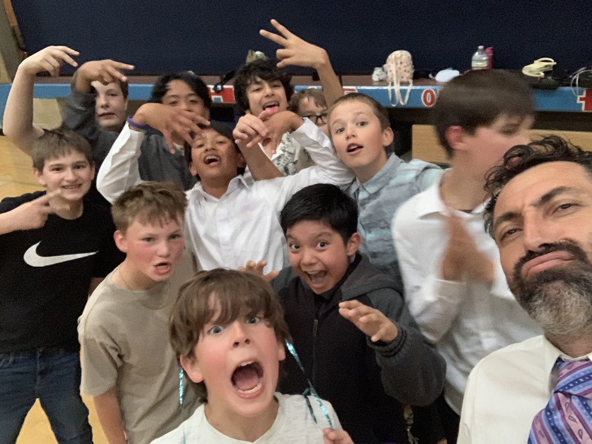 iTeachForLife's tweet photo. Hanging out with my people at the @ShawCoyotes Spring Fling Dance https://t.co/FDfunL7L9x