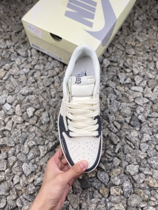 Shoefactory111's tweet photo. Fragment x Travis Scott x Fujiwara Hiroshi Air Jordan 1 Low three-party joint inverted hook.
#Jordan  #FreshKicks #MensShoes #ShoeGoals https://t.co/YfQ7TLyh6V