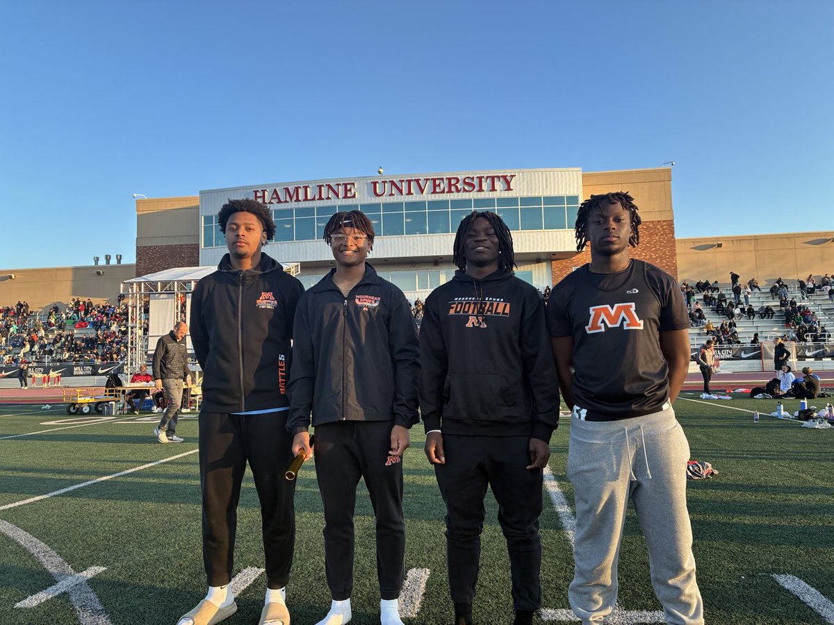 Boys 4x100 throws a 🔥42.41🔥 for #2 All-Time for Moorhead.