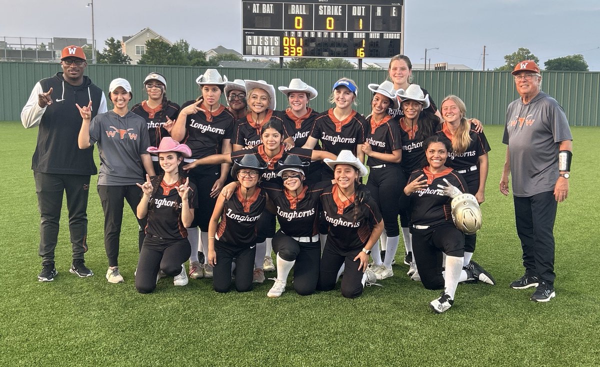 dallasathletics's tweet photo. Longhorns advance! #PlayBIGDallas https://t.co/YacdnnAJoa