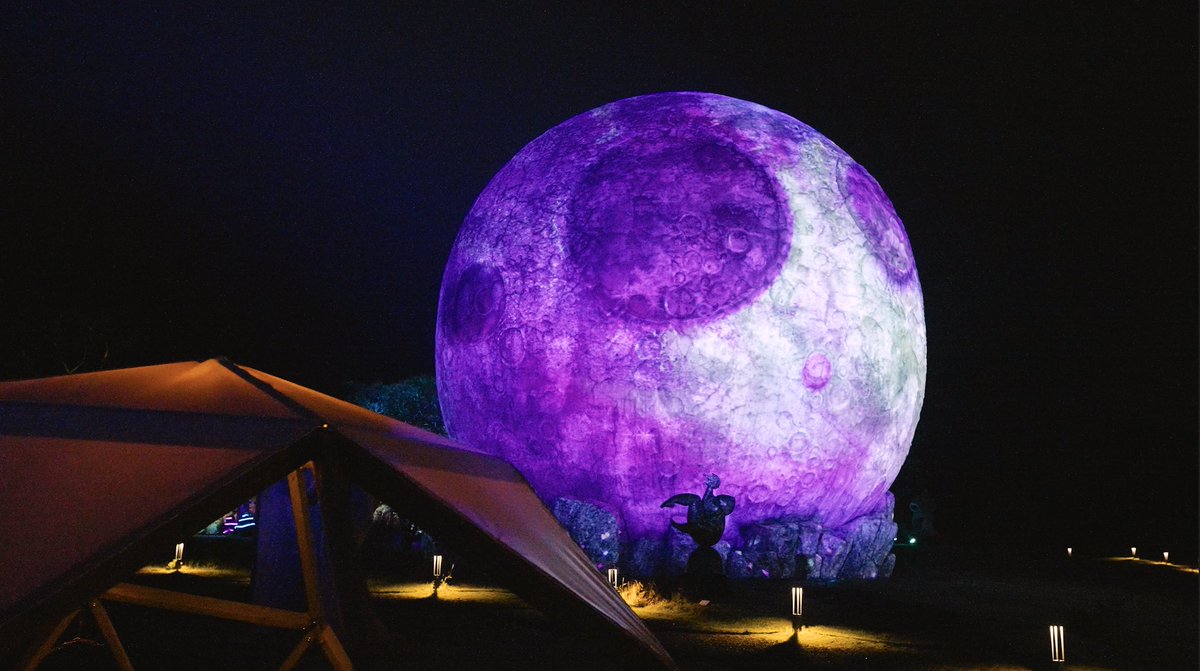 borahe777's tweet photo. 【RY🎁キャンペーン開催】
ルナポル済州の新シーズン 
Blooming Hope オープン記念

🌕 済州ルナポール入場無料チケットを
RTしてくださった方の中から、抽選で5名様にプレゼント！（1枚で3名様までご利用いただけます）

ルナポールは、BTSのMAMAコンサート映像や「BSTARVERSE」を手がけた
実力派プロダクションがプロデュースした特別な体験型テーマパーク
広大な12万坪の敷地に広がる��想的な月のオブジェや
最新のメディアアートが、あなたを非日常の世界へ誘います🌕
幻想的なボラ色に包まれた空間ルナポールで
夢と希望を叶える旅へ出かけませんか？

■応募期間：4/26（土）〜 5/6（火）
■当選者発表：5/7（水）
■当選者数： 5名様
■利用可能期間：〜2025年6月30日（月）
（当選者の方にはDMでご連絡します！）

ルナポールの幻想的な風景と、願いを込めた「パープル・ウィッシングボール」が
皆様を待っています。
たくさんのご応募、お待ちしております！

———
🌕 LUNAFALL JEJU 🌙
📍済州特別自治道 西帰浦市 安徳面 一周西路1836
⏰午後7時〜午前0時（最終入場 午後11時）※季節により変動あり
https://t.co/dVCg3gXj2y
#루나폴 #루나폴제주 #lunafalljeju #lunafall_jeju
#済州観光地 #チェジュ旅行 #ルナポール済州 #ルナポール