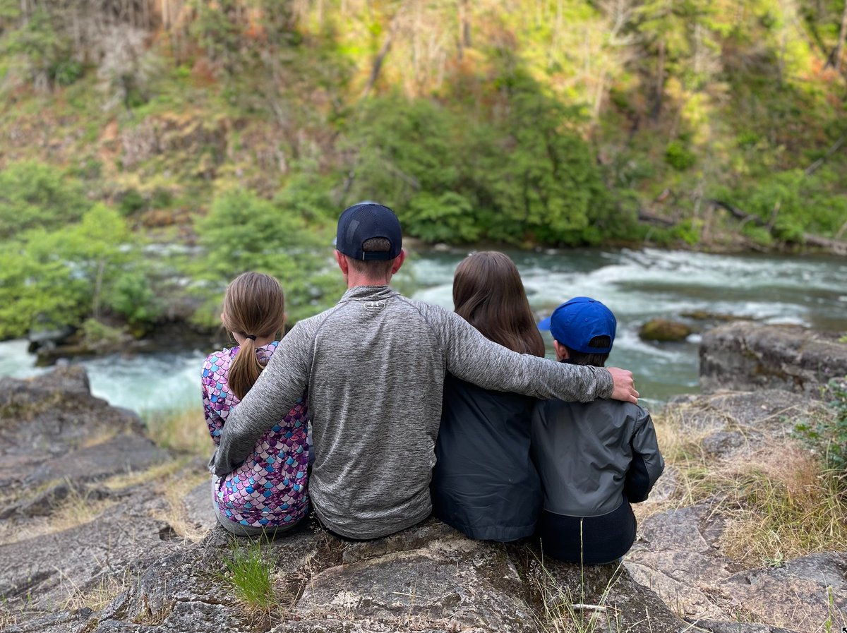 tmauch's tweet photo. “What did I hire this business to do for me?”

I didn’t build a business to hustle 24/7.

I built it so I could live more of this.
Quiet. Outdoors. No calendar. No noise.
This is what freedom looks like to me. 

Business not giving you the life you want?

What will you change? https://t.co/qOGnbHLnqk