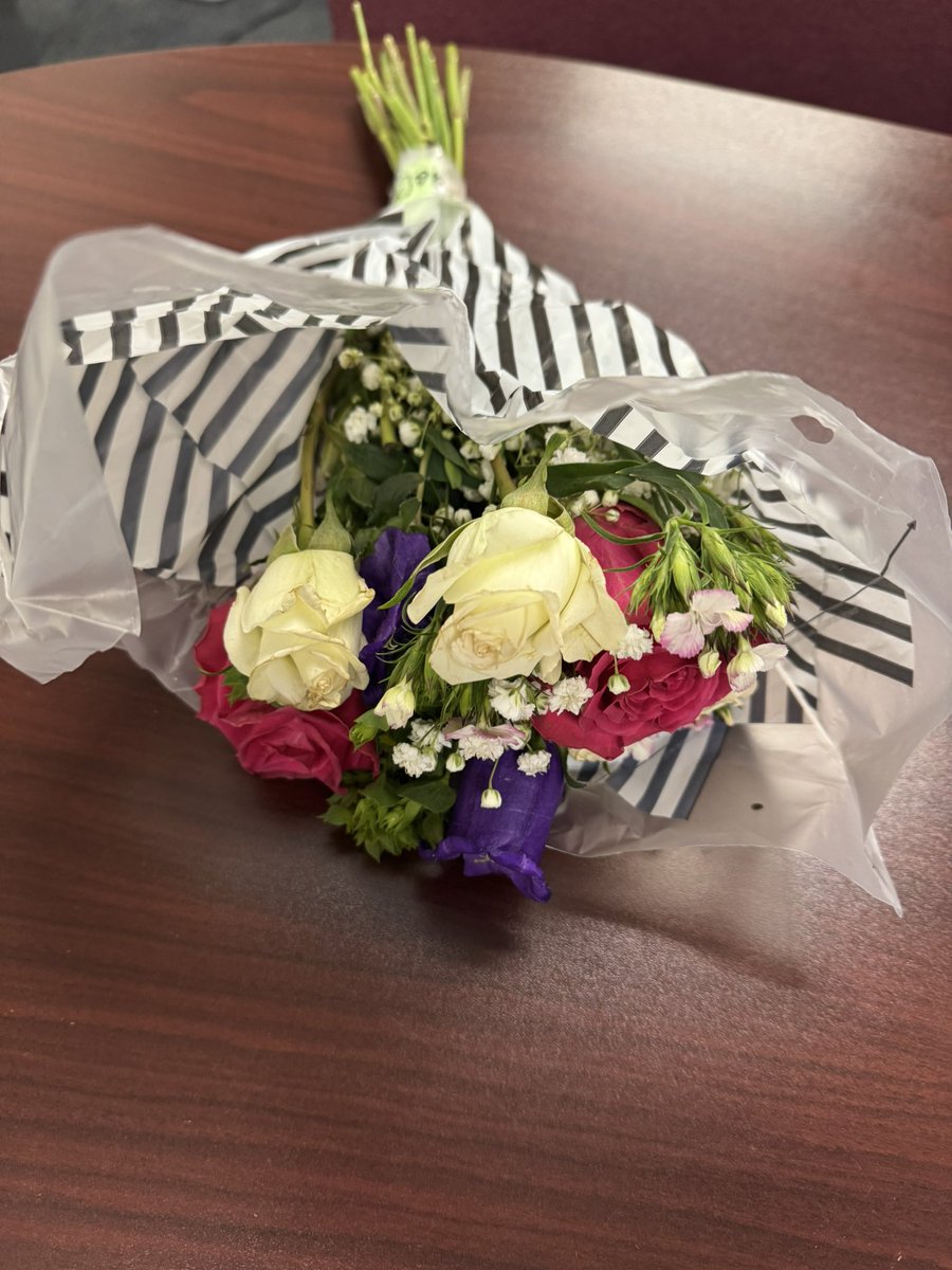 SierraVista_SA's tweet photo. Three super sweet, and unexpected, acts of kindness I received today at work. #BlessedPrincipal https://t.co/fIxy1DpVyt