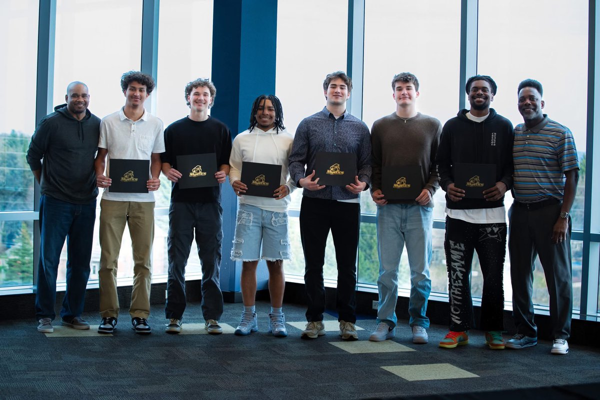 Jackson Birmingham (@jacksonbirm) on Twitter photo Grateful To receive Male Athlete Of The Year! Thank you very much to BSC for having me this year. Made great memories and lessons that I will take for life!!
Looking forward to the next chapter!!
<a href="/ANZBBallScouts/">AustNZ Bball Scouts🏀</a> <a href="/GabeCarey2/">Gabe Carey</a> Grateful To receive Male Athlete Of The Year! Thank you very much to BSC for having me this year. Made great memories and lessons that I will take for life!!
Looking forward to the next chapter!!
<a href="/ANZBBallScouts/">AustNZ Bball Scouts🏀</a> <a href="/GabeCarey2/">Gabe Carey</a>