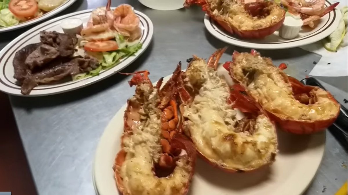 Puerto Nuevo, la capital de la langosta - #seafood #PuertoNuevo #bajacalifornia
 arielfoodandtravel.com/2020/06/puerto…