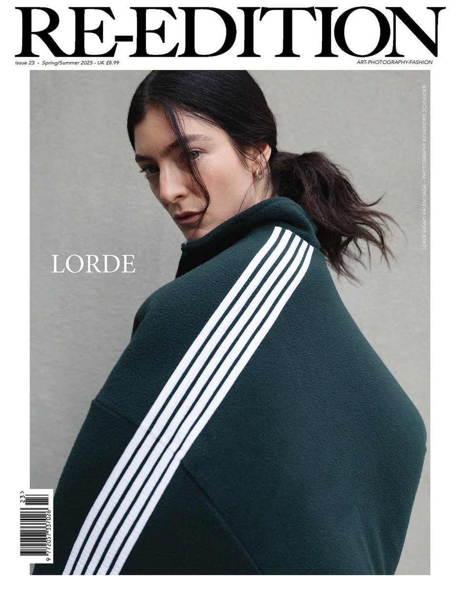 spinorbinmusic's tweet photo. Lorde stuns as she graces the cover of Re-Edition Magazine — elegance, edge, and ethereal energy all in one. 🖤✨
#LORDE #ReEdition #AltPopRoyalty https://t.co/72cckkTErk