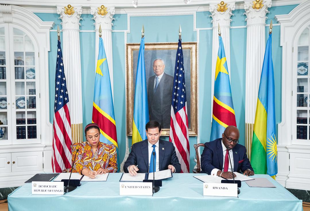 onduhungirehe's tweet photo. I thank @SecRubio for hosting my DRC colleague and I at the @StateDept, for the signing of the Declaration of Principles between the DRC and Rwanda, which will pave the way to the historical signing of a comprehensive peace agreement in the coming weeks at the @WhiteHouse.

I express Rwanda's appreciation to President @realDonaldTrump for his leadership and for his pragmatic, comprehensive and win-win approach to solve this 30-year conflict in eastern DRC, addressing security, political and economic issues in the region.

The 4 Ps - Peace, Partnership, Prosperity and People -, as announced by @US_SrAdvisorAF complemented by President Obasanjo (who joined us after the signing), should be our moral compass for ending this conflict once and for all.