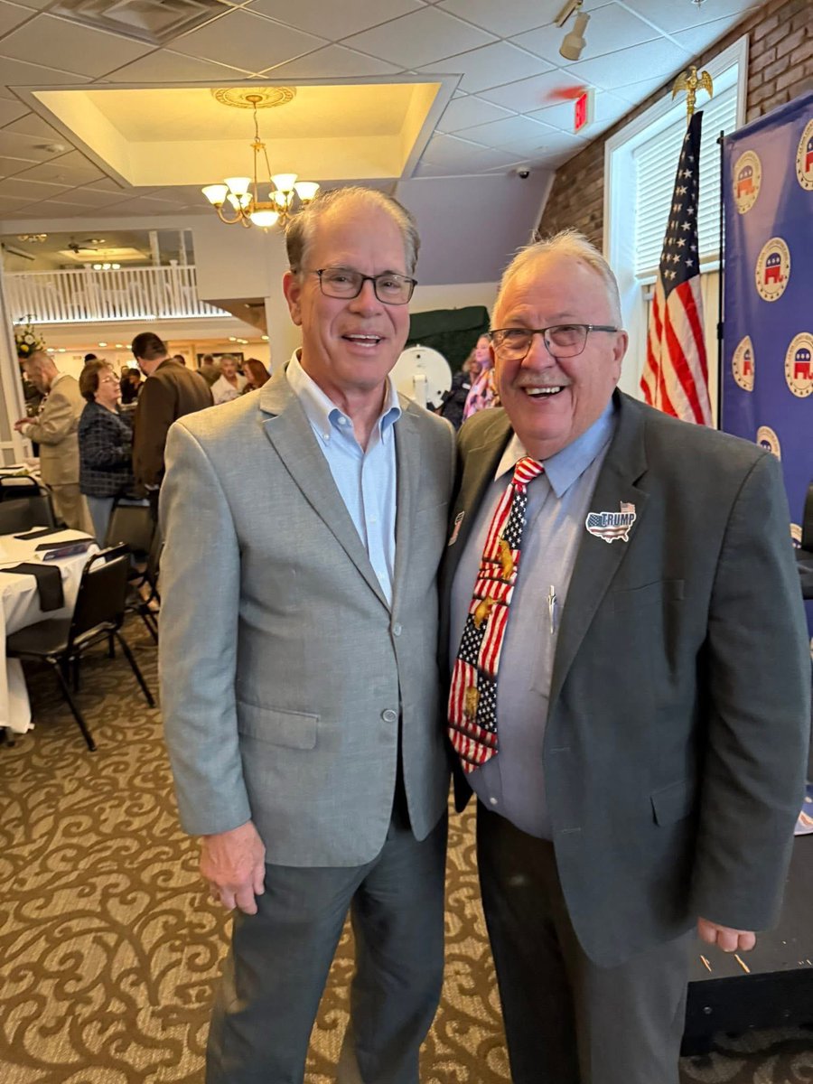 Grateful to the many friends and fired up conservatives for the warm welcome tonight in Jeffersonville at the Clark County Lincoln Day Dinner. I am proud to stand for Hoosiers from every corner of this state as your Governor.