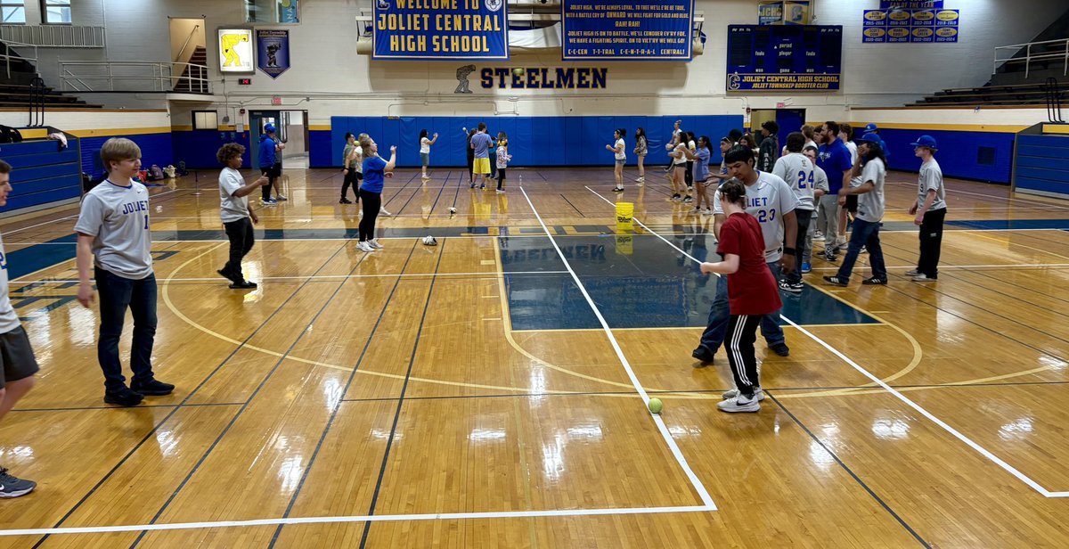 Steelmen Softball and Baseball spent this afternoon making new friends over the game we all love! 
Sports give us the ability to bring everyone together! 
💙💛🥎⚾️