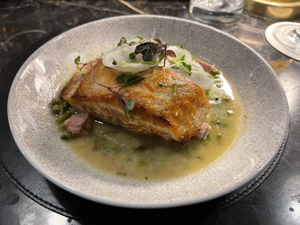 SparrowCoffee's tweet image. Sturgeon + #chartreuse @ #PetiteVie