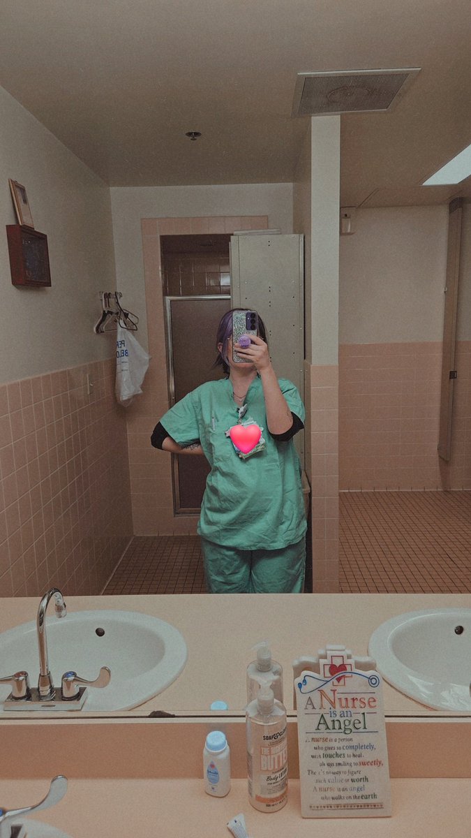 Got me feeling official in these green scrubs 👶🍼