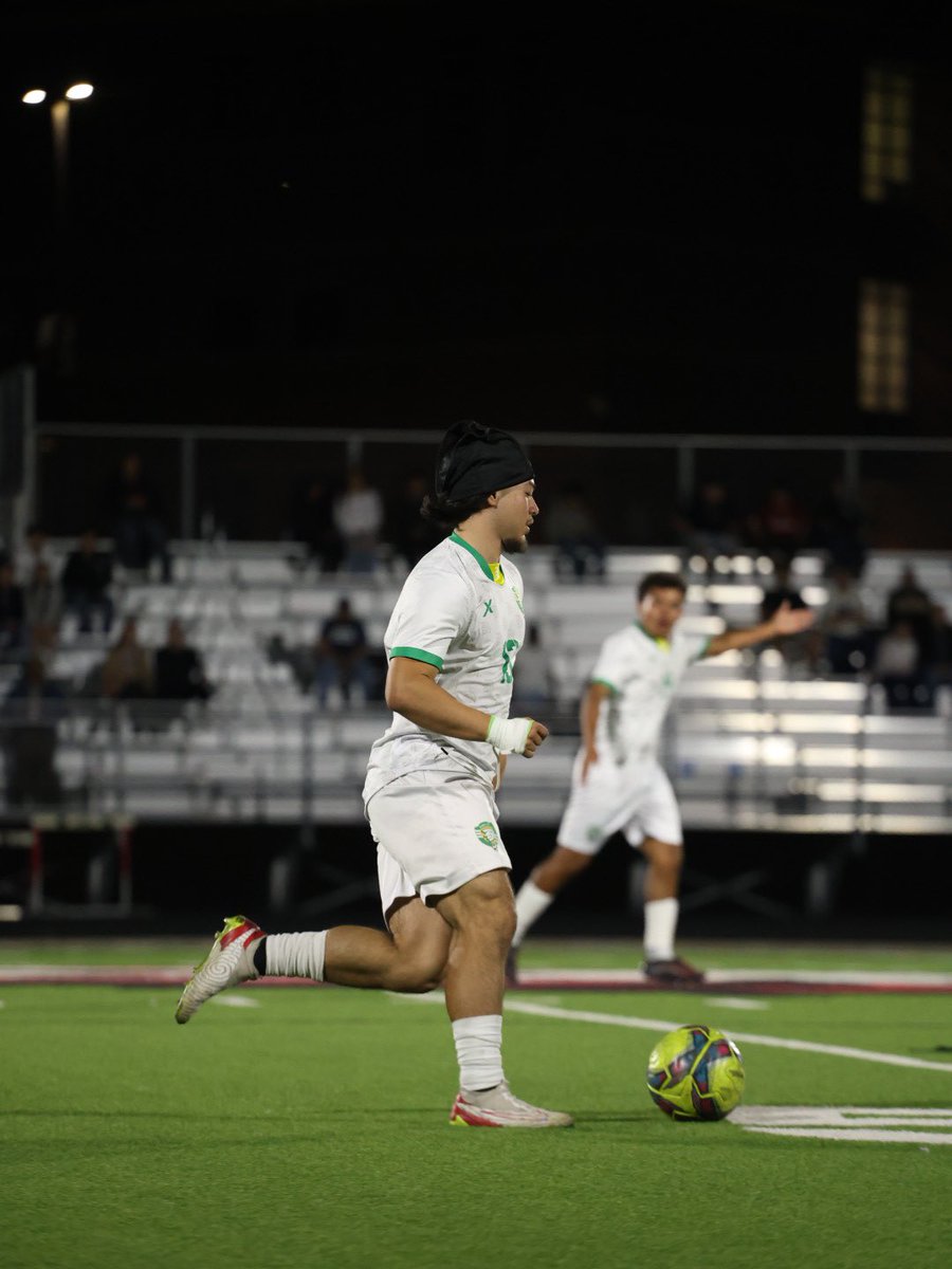 YellowFlashDyl's tweet image. Soccer banquet tonight🔰
Thank you to all my coaches&my teammates for welcoming in to this program. I couldn’t be more grateful for this season.
*Varsity award
* Varsity Utility Player of the Year
My motto will always be “put me on any position coach I got us! @SmithBoysSoccer