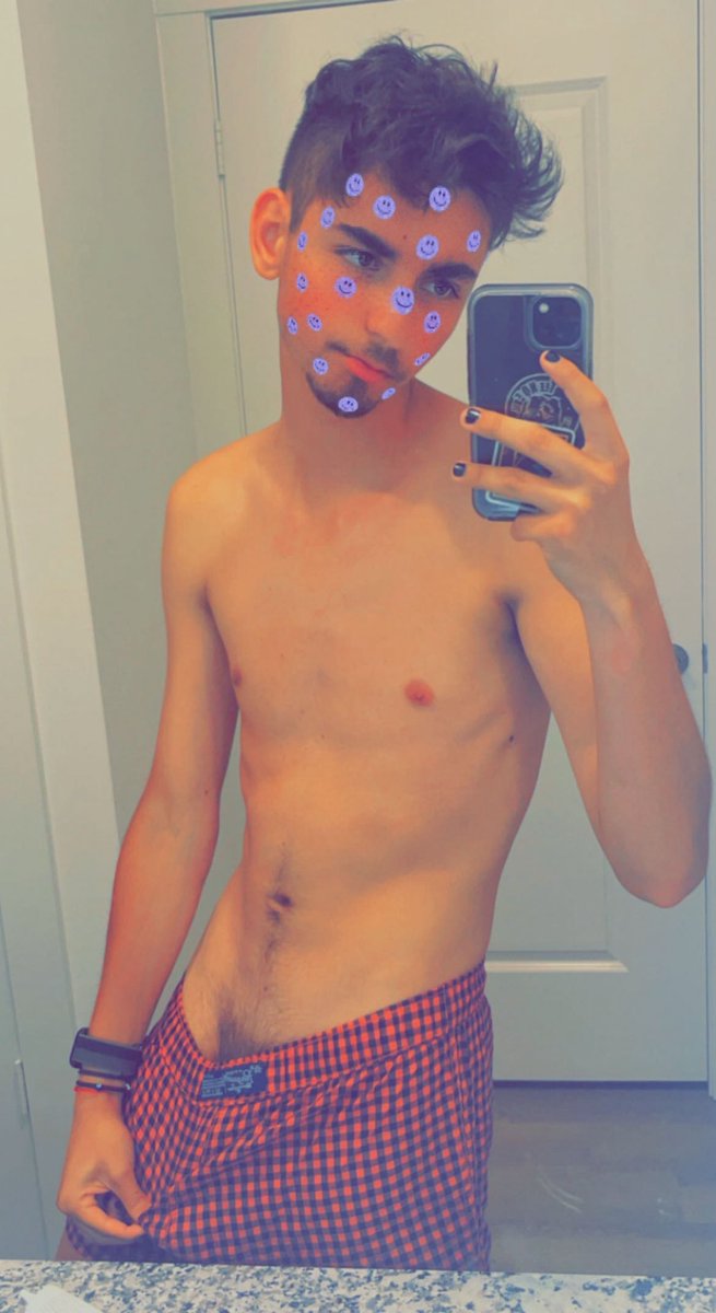 3lavin_'s tweet photo. Getting Ready For Another Eventless Weekend!! Anyone Wanna Join ~ 🥰 https://t.co/y7j9xG532B