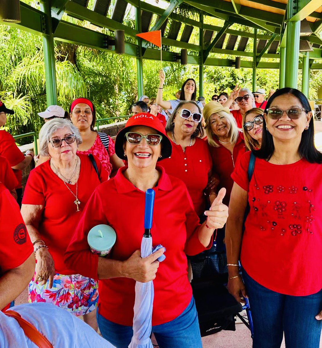 Oppeapr's tweet photo. Celebramos la Semana de la Tierra reconociendo a los voluntarios del Programa Abuelos Adoptivos en La Marquesa, Guaynabo. ¡Gracias por su entrega y amor hacia nuestros niños y adultos mayores!

“Respetar a nuestros mayores es respetar nuestro futuro.”

-Dra. Yolanda Varela Rosa https://t.co/AaDjyIu8B7