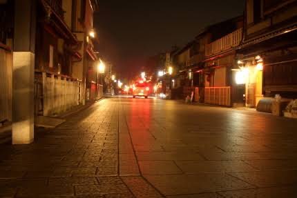 【祇園の高級キャバクラ】

一流の街で、一流の女性へ。未経験からでも輝ける舞台がここに。

上質な空間と、落ち着いたお客様層が魅力の祇園エリア。
当店では「おもてなしの心」を大切にできる女性を募集しています。

▼ 募集内容
・キャスト（未経験者・学生・OL・Wワーク歓迎）

▼ 勤務地