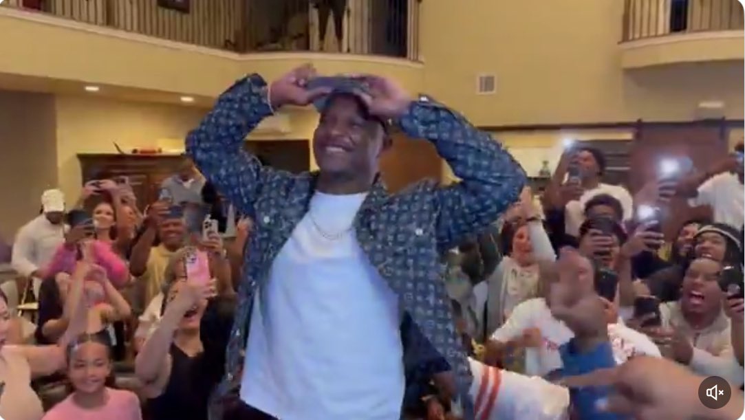 LBJSports's tweet image. Hard work rewarded.  Congratulations, @Andrewmukuba2 .  #Jaguar4Life