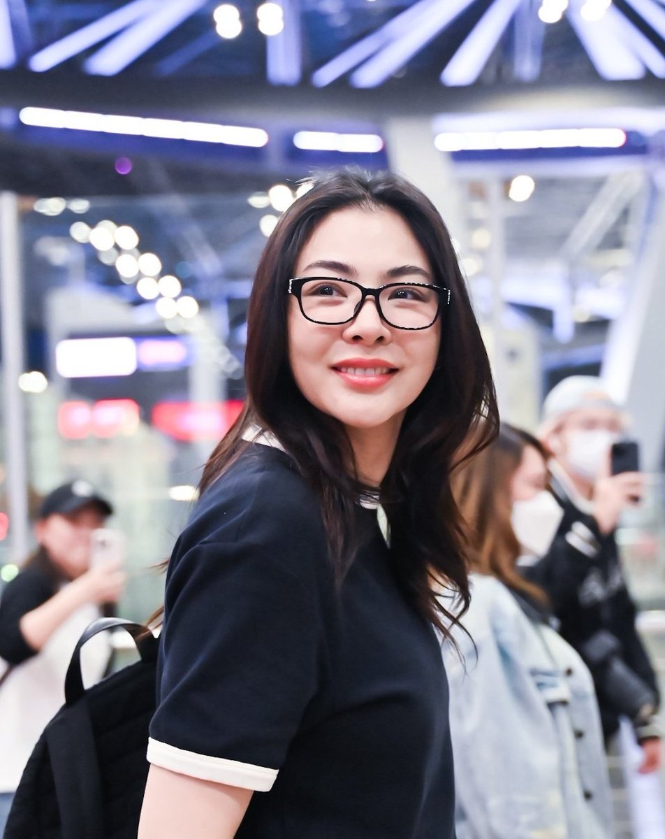 fayemalisorn_'s tweet photo. I MEAN?????? I SEE NO DIFFERENCE
#FayePeraya #AlexVause https://t.co/MPy96rA00L