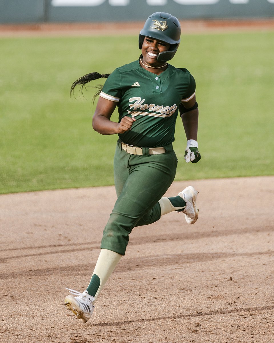 Evers-Lyles becomes the third freshman in program history to record 10+ home runs in a season!

Suzy Brookshire - 15 in 2017
Madison Evers-Lyles - 10 in 2025*
Mo Spieth - 10 in 2017

* 1st player in program history to homer twice in the same inning (today vs Montana)