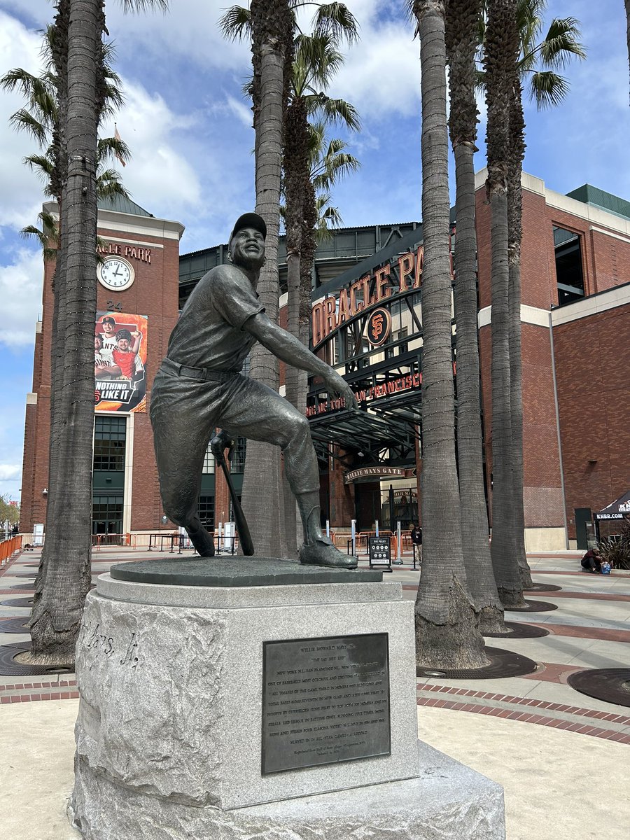radiohicksie's tweet image. It’s baseball time! Rangers open up a three-game series against the Giants in SF tonight. Eovaldi vs Verlander. We’re on right now…on @1053thefan and the RRN!